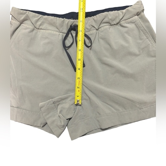 Athleta Beachside Shorts Drawstring Waist small Pinstripe Beach Gym Wome… - Picture 8 of 12